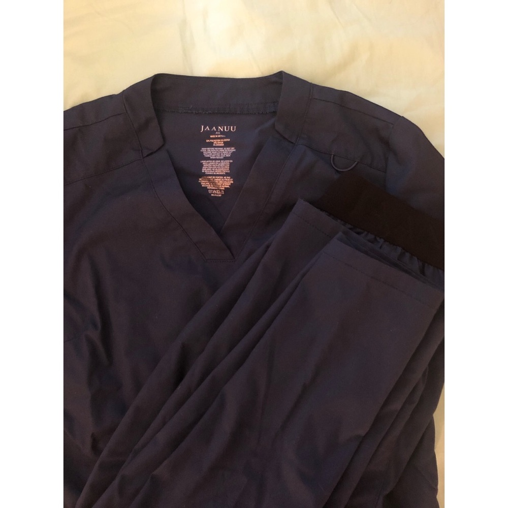Jaanuu navy blue scrub set